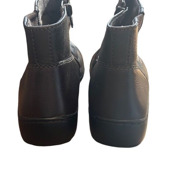 Clarks Women's Brown Leather Ruched Ankle Boots Side Zip Comfort Wedge - Picture 8 of 9